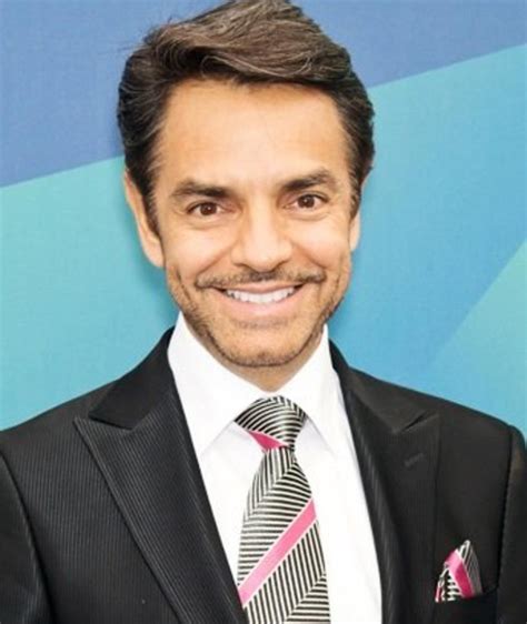 a que se dedica eugenio derbez